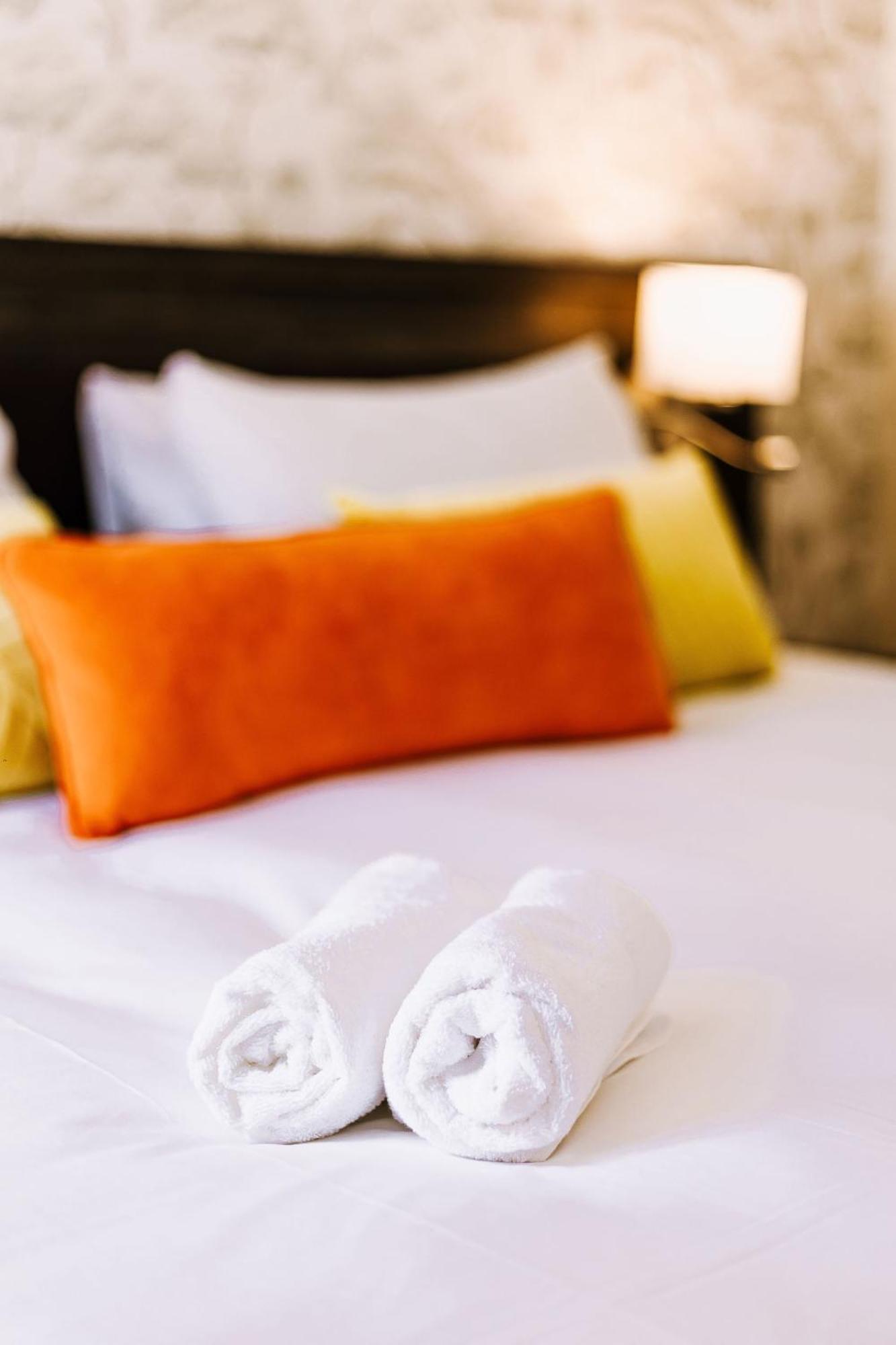 The Bull Hotel 斯托尼斯特拉福 外观 照片